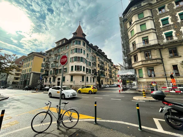 Ginevra Svizzera Settembre 2021 Una Bicicletta Stata Parcheggiata Contro Palo — Foto Stock