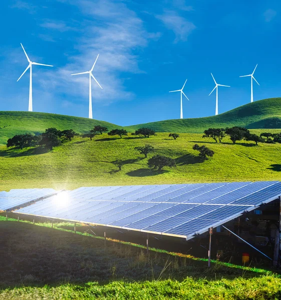 向绿色能源风力涡轮机和太阳能槽的能源转换 — 图库照片