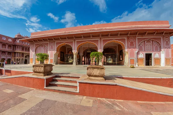 Jaipur Índia Setembro 2011 Degraus Entrada Para Palácio Pátio Deste — Fotografia de Stock