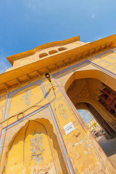 Jaipur Inde Septembre 2011 Une Porte Historique Jaune Peinte Décorée — Photo