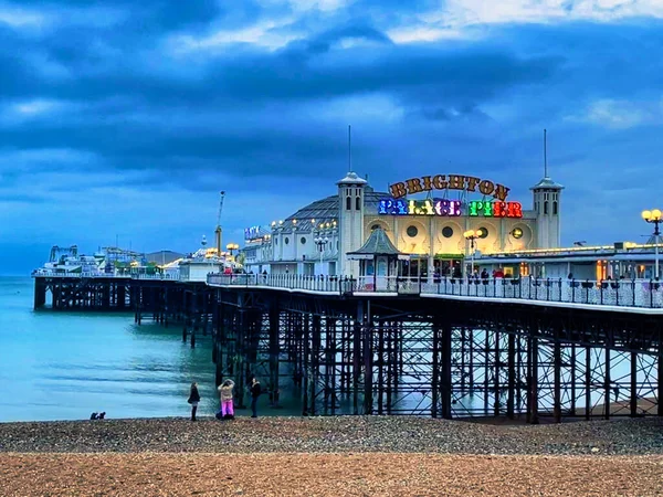 Brighton Vereinigtes Königreich März 2022 Spaziergänger Auf Historischem Pier Des — Stockfoto