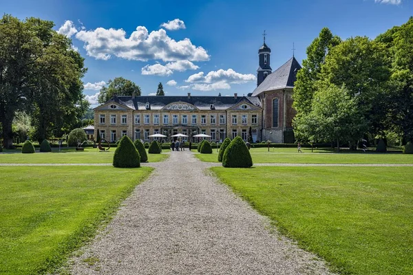 Valkenburg Hollanda Temmuz 2022 Görkemli Bahçeli Klasik Tarihi Saray Kalesi — Stok fotoğraf