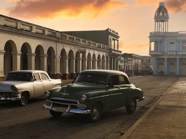 Cienfuegos Cuba Julho 2018 Carro Retro Americano Brilhante Dos Anos — Fotografia de Stock