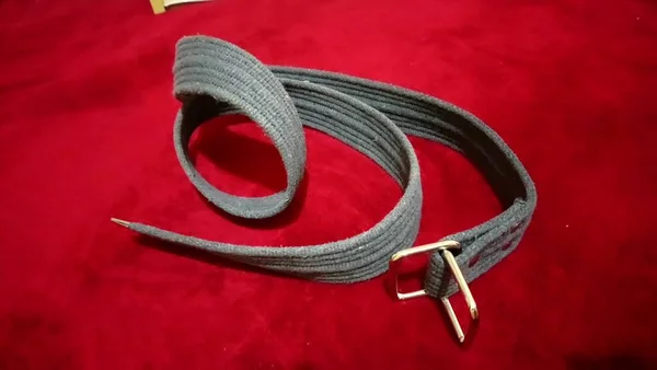 Gray Cloth Belt Com Bloqueio Aço Sem Estabilidade — Fotografia de Stock