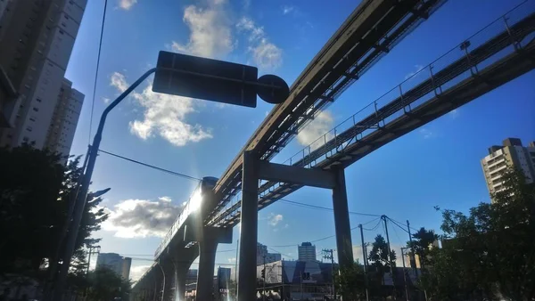 Illustrasi New Landscape Paulo Dengan Arrival Monorail Dengan Its Structure — Stok Foto