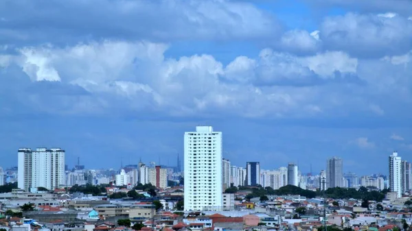 Chmury Zdobią Koniec Popołudnia Wschodniej Części Sao Paulo — Zdjęcie stockowe