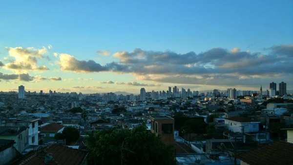 Chmury Zdobią Koniec Popołudnia Wschodniej Części Sao Paulo — Zdjęcie stockowe