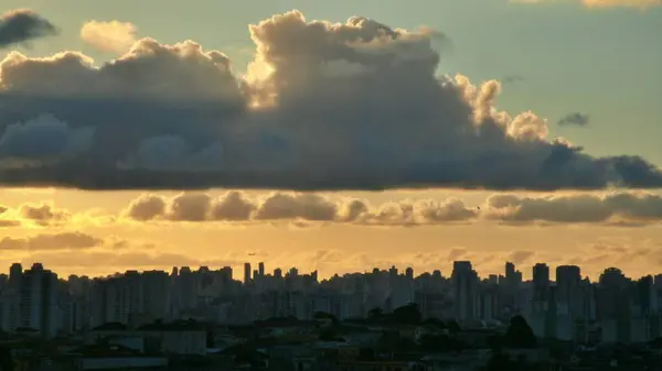 Nubes Decoran Final Tarde Lado Este Sao Paulo — Foto de Stock