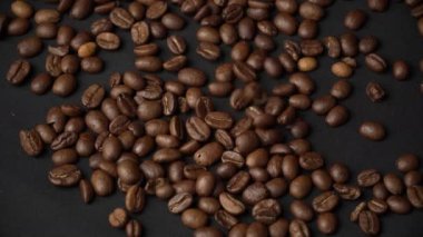 Mocha Kahve Fasulyeleri, Düşüp Masada Zıplama
