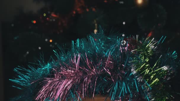 Yeni Yıl Oyuncakları Parlak Tinsel 'e Düşüyor — Stok video