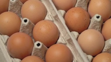 Büyük Tarçın Yumurta Tepsisi Dönüyor