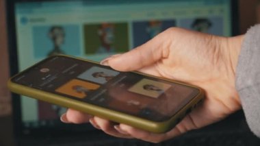 Çevrimiçi NFT Piyasası Dizüstü bilgisayar ve Smartphone 'da iadesiz Jeton Satıyor