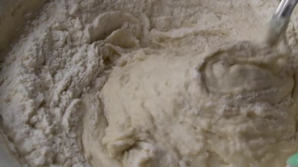 Raw Dough mengen in Slowmo Close-up — Stockvideo