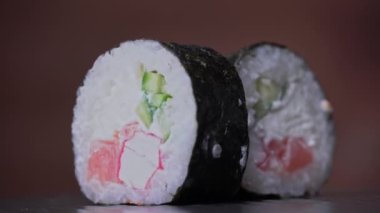 Taze Suşi Roll Maki Çevir Kapat