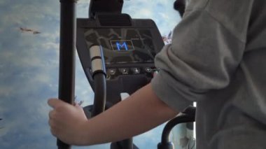 Genç Kız Ev, Top View 'da bir yörüngeye girdi.