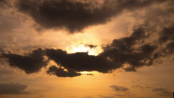 Atardecer naranja en el cielo amarillo Time Lapse — Vídeos de Stock