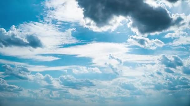 Nuvens Chuvosas Cinza Timelapse Flutuam Através Céu Escuro Dia Nublado — Vídeo de Stock