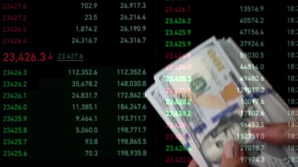 Paquetes Dólares Fondo Del Gráfico Del Mercado Valores Gente Pasa — Vídeo de stock