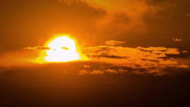 Time Lapse Bright Orange Sunset Sun Sets Clouds End Day — Vídeo de stock