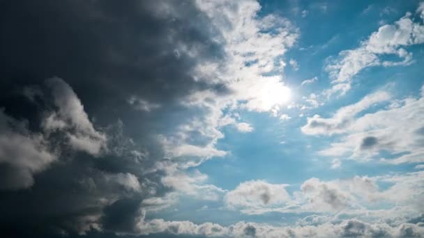Nuvens Chuvosas Cinza Timelapse Flutuam Através Céu Escuro Dia Nublado — Vídeo de Stock