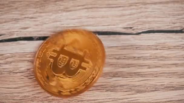 Bitcoin Pièce Tourne Lent Sur Table Close Cyberespace Pièces Numériques — Video