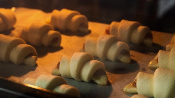 Croissants Recheados Exuberantes São Assados Forno Lapso Tempo Close Doces — Vídeo de Stock