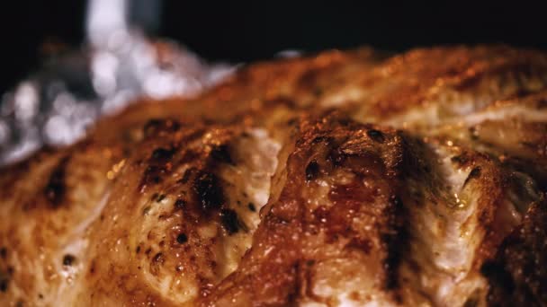 Φιλέτο Κοτόπουλου Τηγανίζεται Στο Φούρνο Μια Χρυσή Κρούστα Από Κοντά — Αρχείο Βίντεο