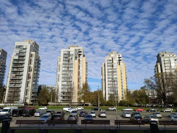 Łotwa Ryga 2021 Obszar Mieszkalny Imanta Zbudowano Wieżowce Tereny Zielonych — Zdjęcie stockowe
