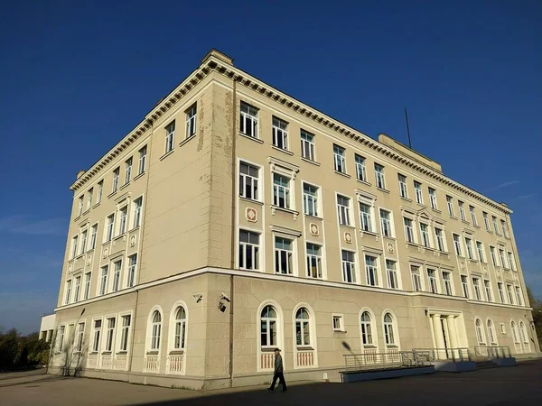 Letonia Riga 2021 Edificio Secundaria Cuarentena Riga — Foto de Stock