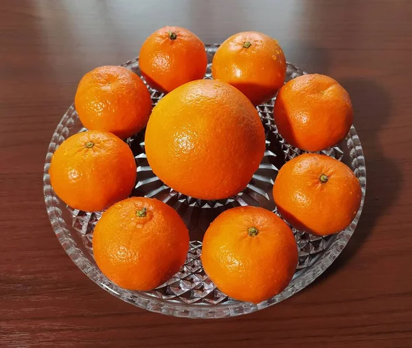 Латвия Рига 2022 Оранжевый Мандарины Хрустальном Блюде — стоковое фото