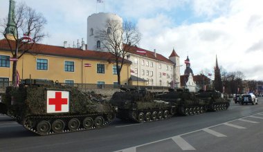 Letonya, Riga, 18.11.2018. Riga 'daki NATO ülkelerinin askeri geçit töreni.