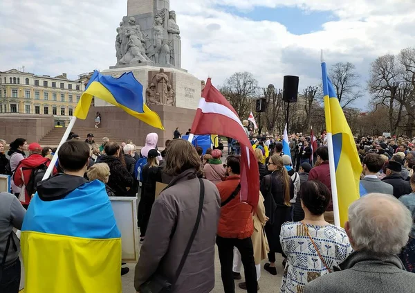 Lotyšsko Riga 2022 Rally Podporu Ukrajiny Blízkosti Památníku Svobody Rize — Stock fotografie
