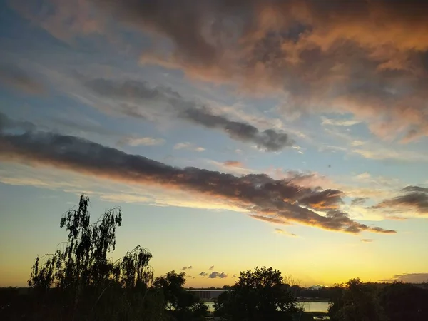 Letonia Riga Puesta Sol Parque Natural Bolderaja Nubes Atardecer Río — Foto de Stock