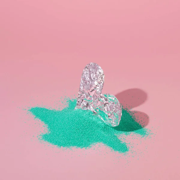 Metal Heart Shape Mint Green Sand Pink Background Sunny Day — стоковое фото