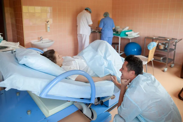 Husband Supporting Woman Labor Hospital Anesthesia Administered — Stock Photo, Image