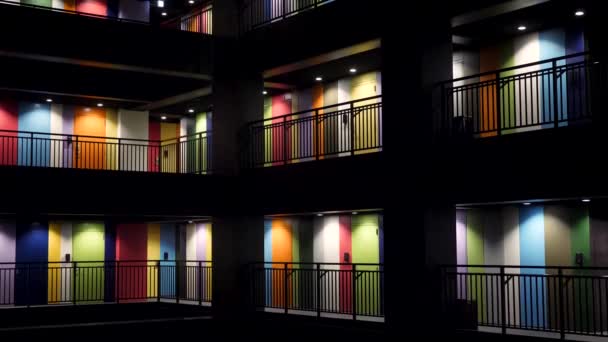 Edificio Soho, Edificio colorido en Odaiba, Japón — Vídeos de Stock