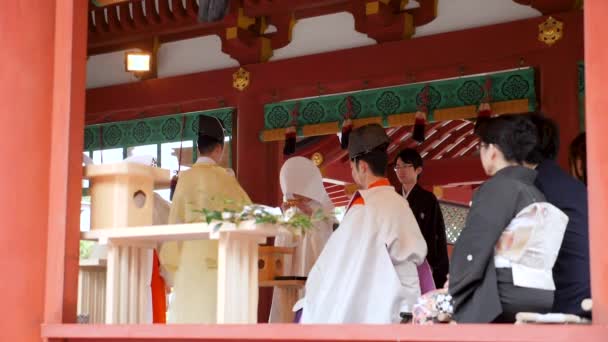 Ganja tradisional Jepang di kuil Shinto, Jepang.. — Stok Video