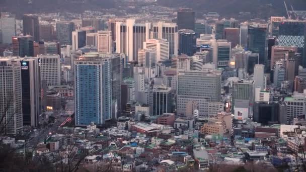 首尔全景,日落时群山环抱.韩国首尔的空中全景 — 图库视频影像