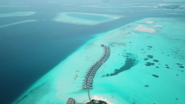 Aerial Drone Video Egzotycznego Turkusowego Raju Piaszczystą Plażą Błękitną Laguną — Wideo stockowe