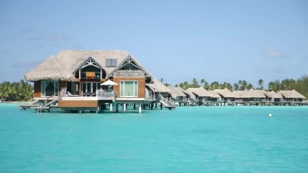 Turquoise Blue Lagoon Bora Bora Tahiti French Polynesia Cruising Yacht — Video Stock
