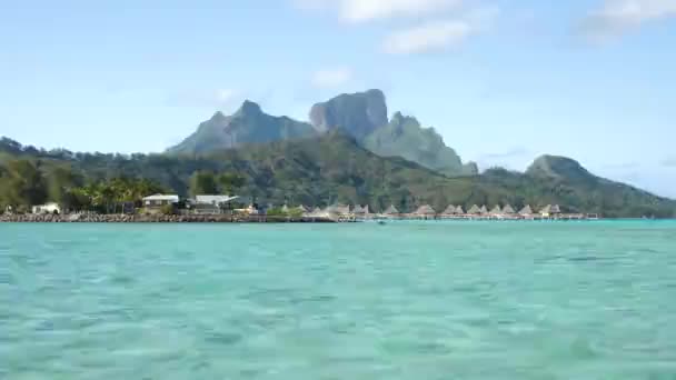 Turquoise Blue Lagoon Bora Bora Tahiti French Polynesia Cruising Yacht — Stock video