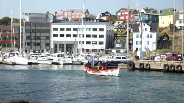 Small Boat Arriving Harbour Torshavn Faroe Islands High Quality Footage — Vídeo de Stock