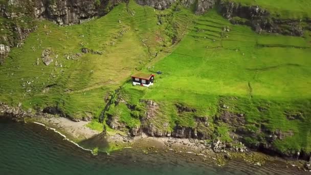 Повітряний Вид Одинокий Будинок Селі Саксун Фарерські Острови Самотній Будинок — стокове відео