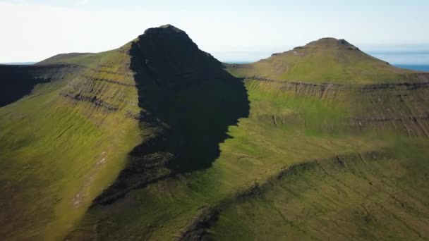 Aerial View Faroese Mountains Faroe Islands Sunny Day Summer Amazing — Stock videók