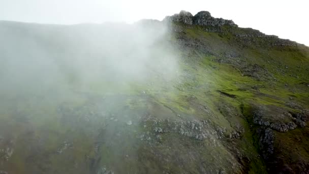 Aerial View Amazing Mist Faroese Nature Foggy Green Hills Beautiful — ストック動画