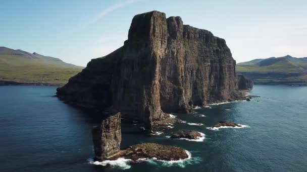 Aerial View Rock Formation Risin Kellingin Faroe Islands Giant Witch — Stock videók