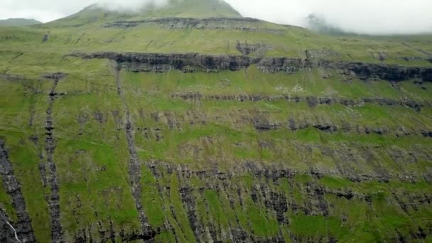 Green Rocky Summit Faroe Islands Top Mountain Faroe Islands High — Vídeo de stock