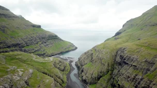 Aerial View Lagoon Saksun Village Faroe Islands Lagoon Beautiful Green — стоковое видео