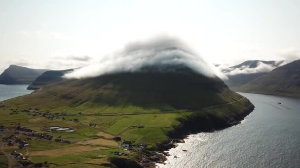 Veduta Aerea Drone Malinsfjall Nascosto Una Nebbia Isole Faroe Natura — Video Stock