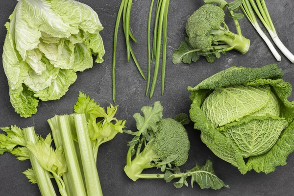 Cavolo Cinese Gambi Sedano Porro Broccoli Cavolo Sabaudo Piatto Fondo Immagine Stock